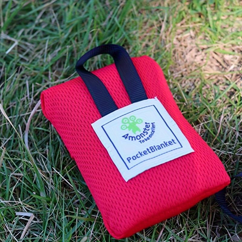 

1pc Ultra-Thin High Quality Picnic Mat - Sand Proof, Portable Folding Beach Blanket with Carry Pocket for Camping,Outdoor Leisure, Picnic Blanket красный