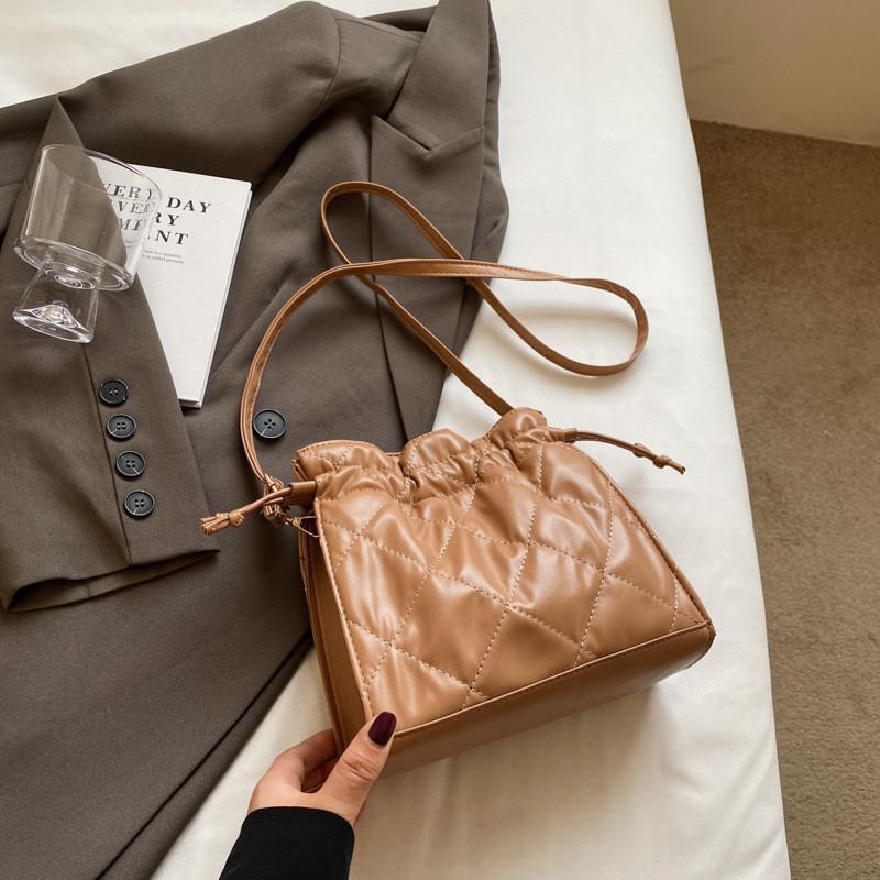 Chic Mid-sized Womens Bucket Bag Versatile Simple Design With Soft Pu Material For Daily Fashion хаки