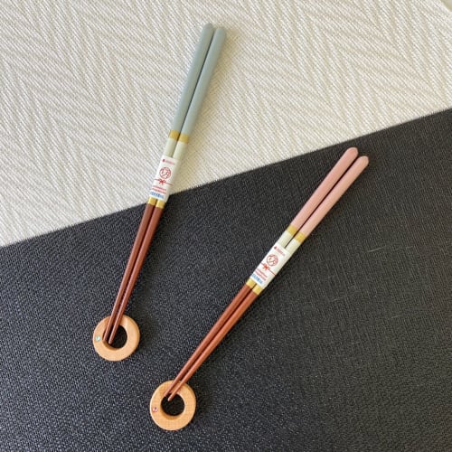 Yamaya Lacquerware Shop's Pair of Champagne Chopsticks and Chopstick Rest Set, a Perfect Gift for Weddings, Wedding Favors, or As a Keepsake. Stylish
