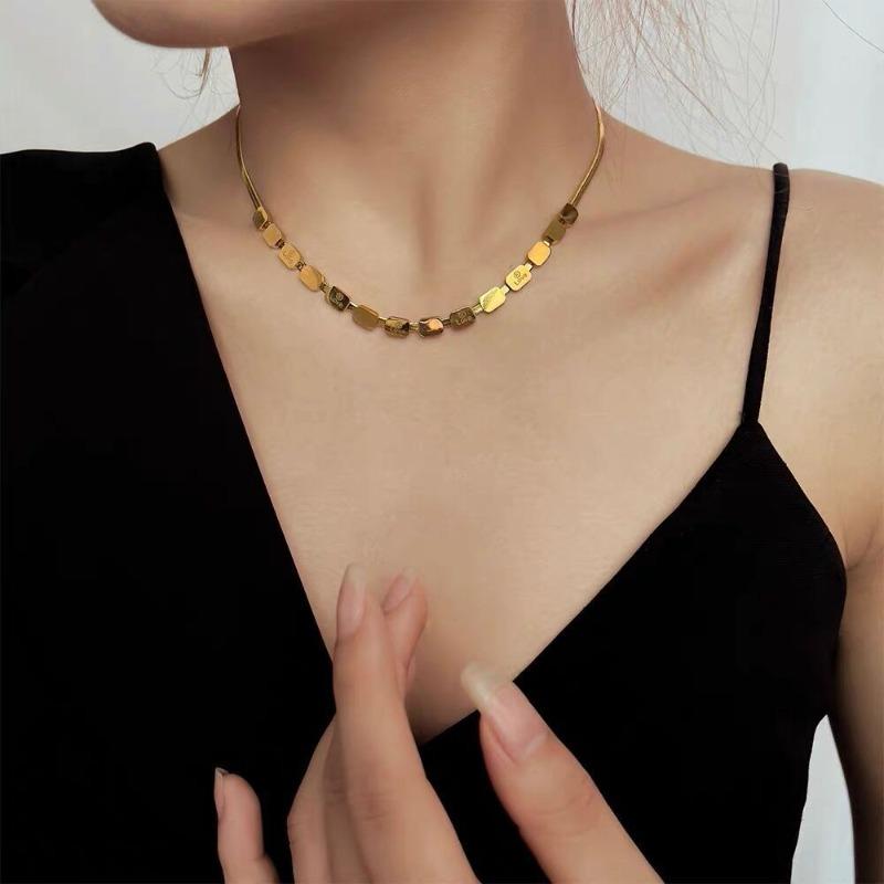 Meier European and american fashion niche love square necklace bracelet - women s titanium steel high-end, non-fading jewelry