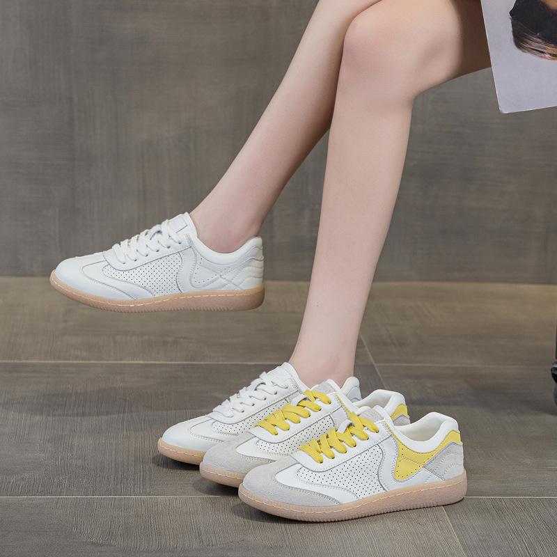 Women's Soft Bottom Small White Shoes Spring and Summer Large Size Shoes Hundred with Breathable Hollow De Training Shoes