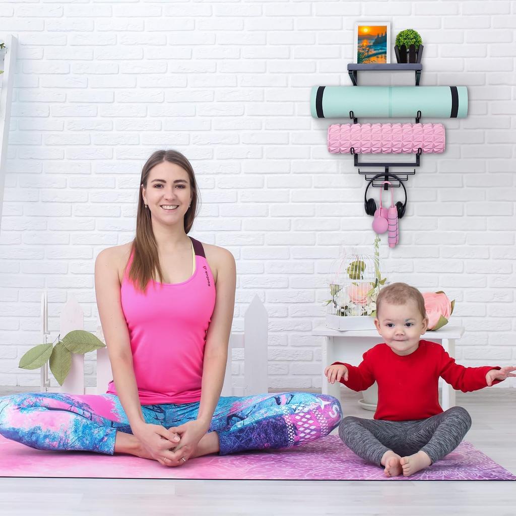 Duvara Monte Edilebilir Yoga Matı Tutucu Yoga Matı Saklama Rafı Ev Spor Salonu Aksesuarları Köpük Rulo ve Direnç Bantlarını Asmak İçin 3 Bölmeli ve 7 Kancalı