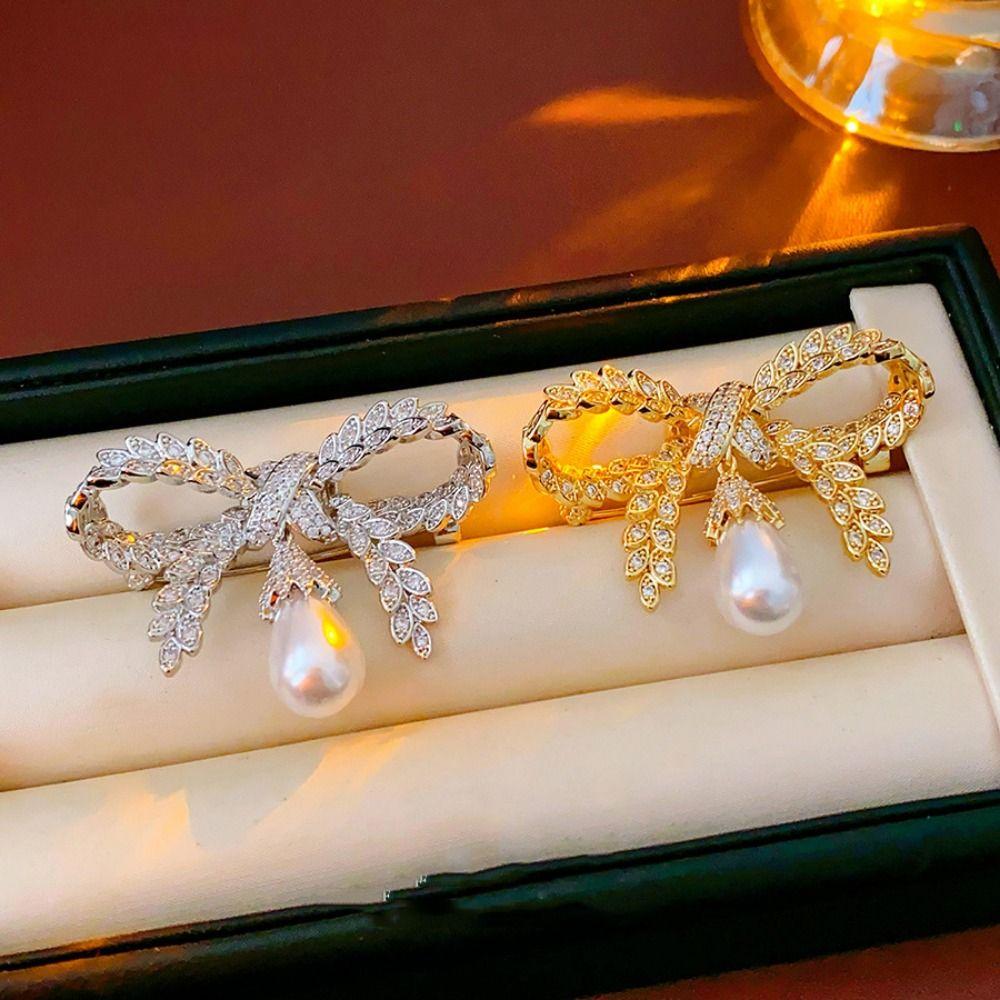 Korean Style Suit Collar Pin Badge Rhinestone Brooch Fashion Rhinestone Butterfly Brooch  Daily