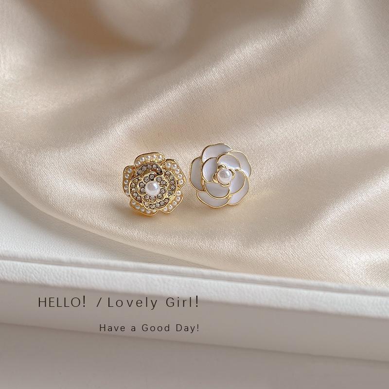 Korean Style Fashion Pearl Camellia Earrings For Women Girls Crystal Pendant Jewelry Lady Trendy Vintage Accessories Ear Rings