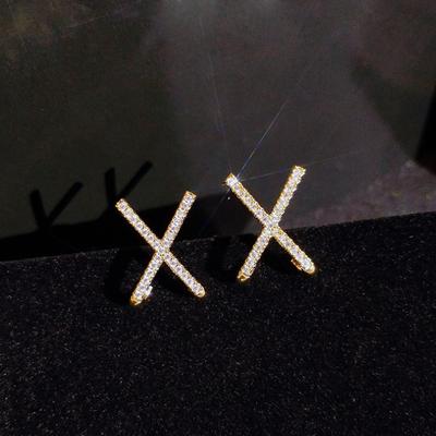 Čerstvé náušnice pecky s písmenem X osazeným diamanty Trendy Jednoduché Temperamentní Vysoce kvalitní náušnice Lehce luxusní náušnice