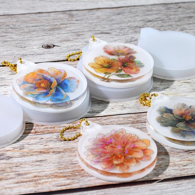 Stylish Round Pendant Casting Molds Easy Demould Silicone Molds for Unique Christmas Decors and Artisanal Crafting