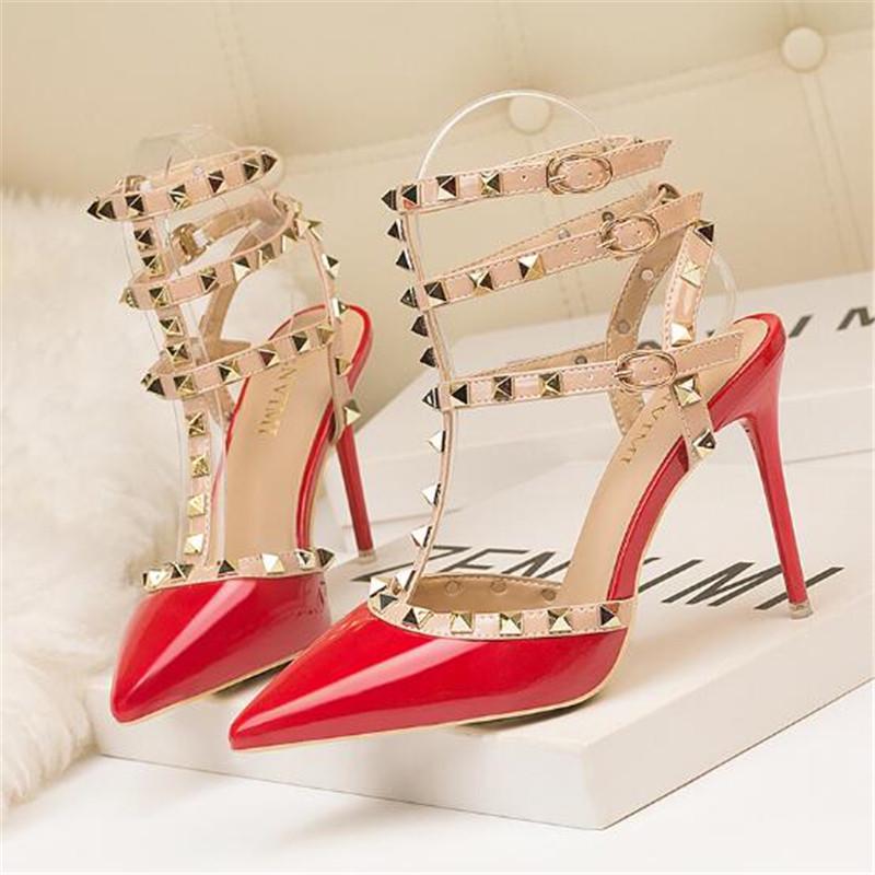 Fashion Rivet High Heels Luxury Designer Women Shoes Ladies Pumps Sexy Spring Summer 2025 Fashion Sandals Office Dress White Black Shoes