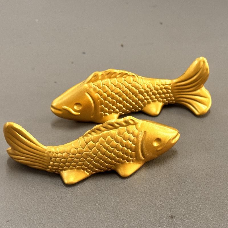 Matte Gold Koi Fish Figurines With Detailed Scale Texture For Home Tabletop Decoration Auspicious Gift