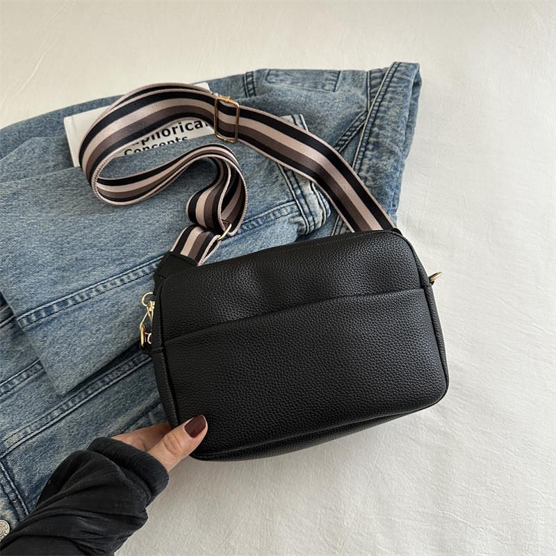 Stylish Street Fashion Small Square Shoulder Bag For Women In Soft Pu Material чёрный