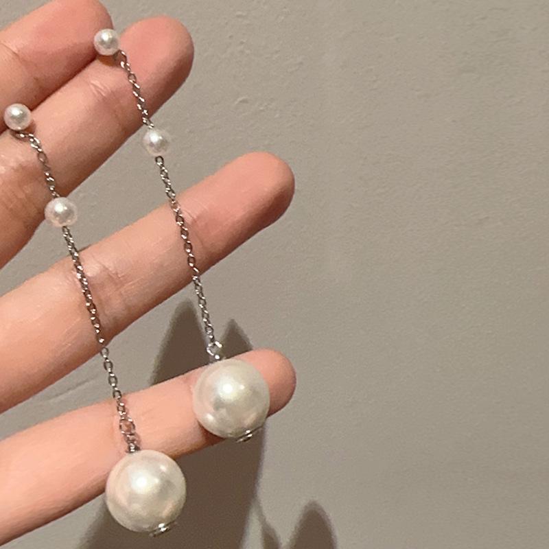 Silver Needle French Retro Pearl Pendant Stud Earrings - Elegant, Simple, and Luxurious for Women