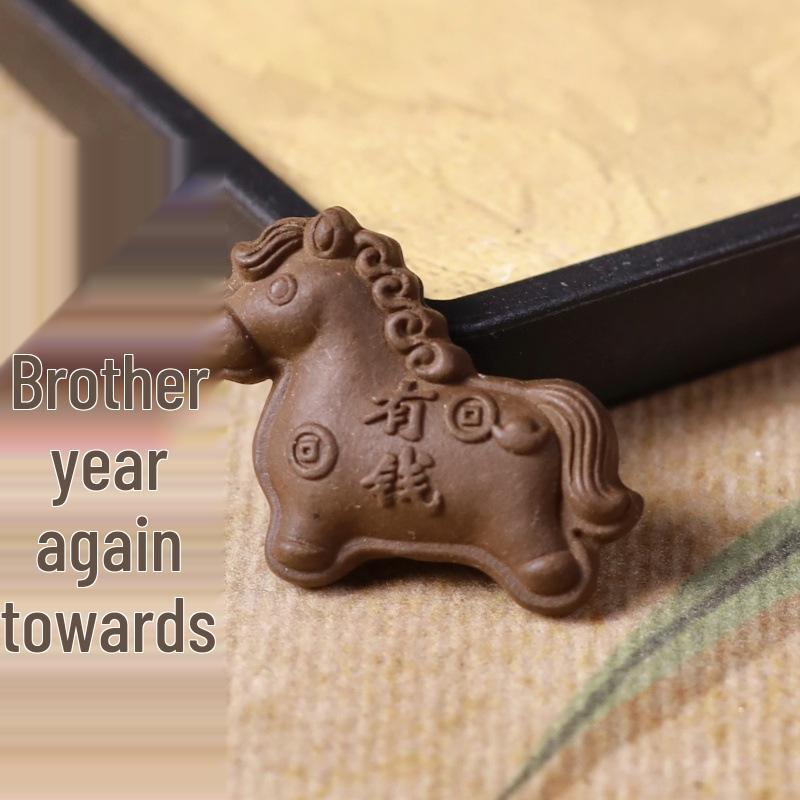 Chinese Zodiac Horse Keychain: New Year Scented Beads & Money-Inspired Phone Pendant Size 38*29*11MM