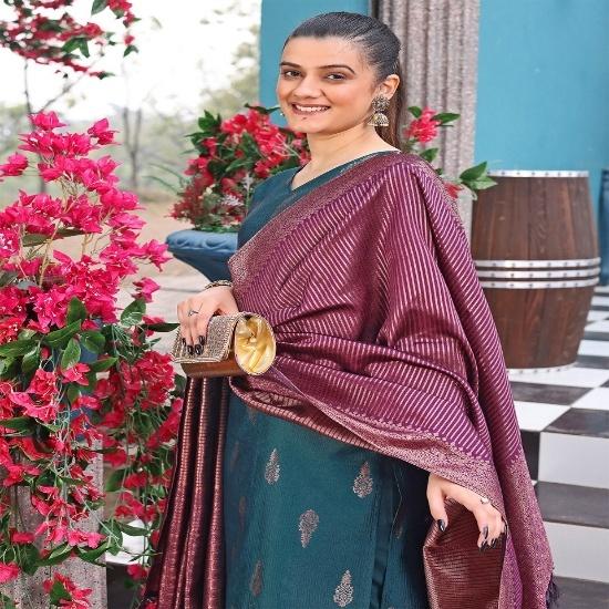 Women s Teal Green Chanderi Silk Butti Kurta with Trousers and Contrast Dupatta Set S