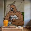 VIKAMA Lustige Bigfoot-Wandbehang Perfekt für Schlafzimmer Wohnzimmer Studentenwohnheim Wanddekoration Lustige Künstlerische Heimdekoration Wandbehang