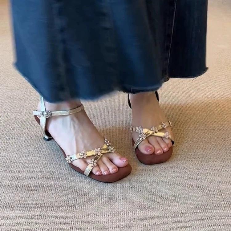 French square head rhinestone flower cross with open-toed sandals women's 2025 new summer wear with skirt one-word sandals