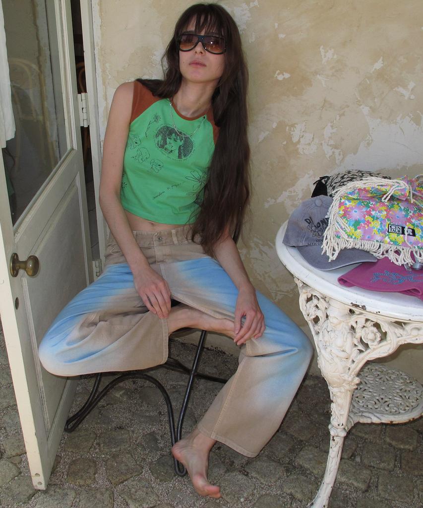 CENTAUR.KR Doodle Raglan Sleeveless Top_Green