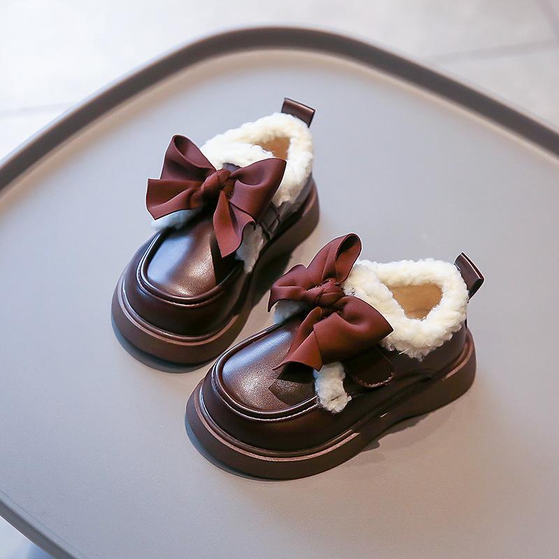 

Девочки бархатные кожаные туфли 2025 зима новые мягкая подошва детские теплые туфли девочки бант принцесса хлопковые туфли тренд 30 yards inner length about 18.5cm коричневый