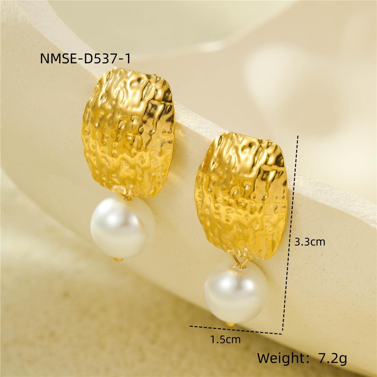 GEMCHIC Women s 18K Gold Plated Geometric Hammered Stainless Steel Freshwater Pearl Stud Earrings