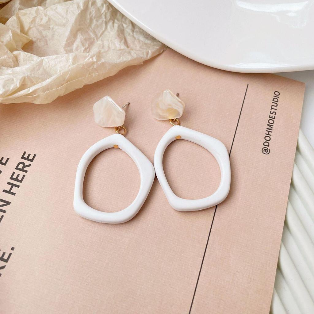 Silver Needle Irregular Resin Face-Slimming Earrings - Trendy Women's Dangle Ear Clips