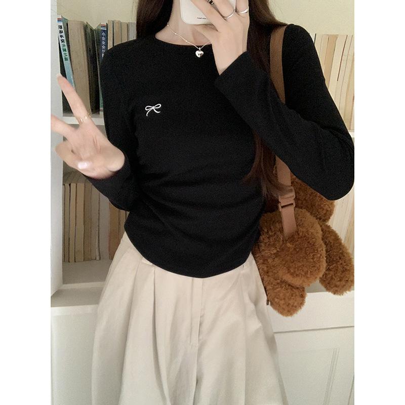 

Белая футболка с круглым вырезом и длинными рукавами для женщин, осенний новый стиль, плиссированная талия, приталенная, с вышивкой в виде банта, милый и пикантный топ XL