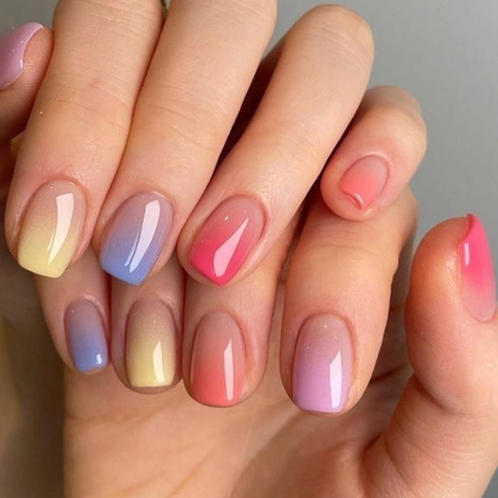24Pcs Simple French Fake Nail with Gradient White Design Short Square Head False Nails Wearable Finished Manicure Press on Nails