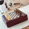 Sommelier-Koffer aus Holz : Schachspiel und Set mit 4 Weinzubehör
