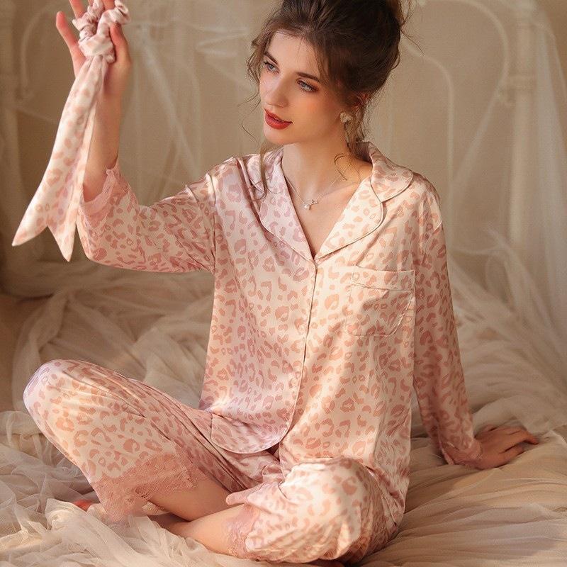 Spring and Autumn new leopard print pajamas women's ice silk thin long-sleeved small lapel Korean version can be worn outside loungewear suit