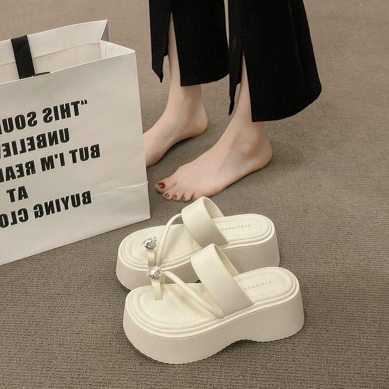 2025 new fairy wind love rhinestone cover toe slippers women wear thick-soled high-heeled beach sandals in summer
