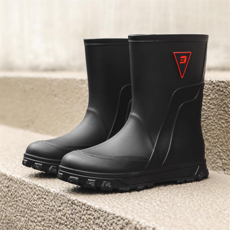 

Fashion rain shoes men s medium tube non-slip waterproof shoes new fashion outdoor water boots thermal rubber shoes men s fashion 39 чорний