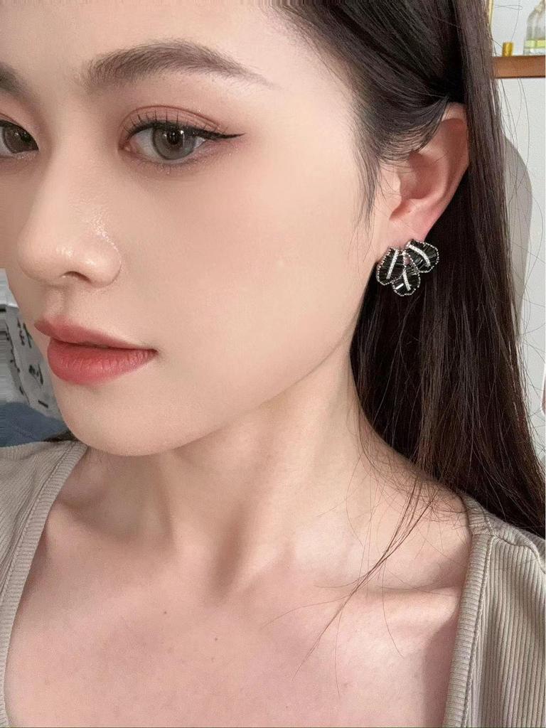 Luxury Zircon Leaf Stud Earrings: Elegant, Versatile, Micro-Paved, Super Shiny