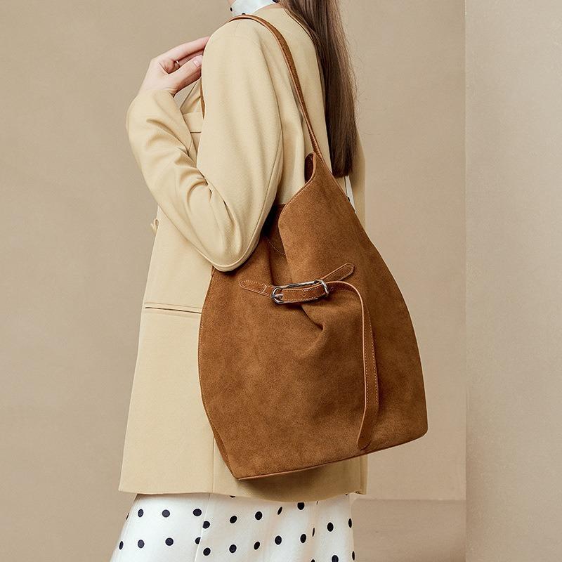 Women's Bag Commuter Light Luxury Shoulder High-end Underarm Bag Women's Large-capacity Portable Leather New Bucket Bag