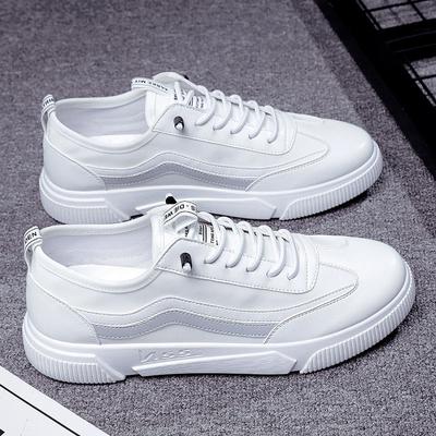 Sapatos brancos de primavera masculinos versão coreana da tendência sapatos masculinos estudantes sapatos masculinos de verão respiráveis sapatos casuais de lona para meninos