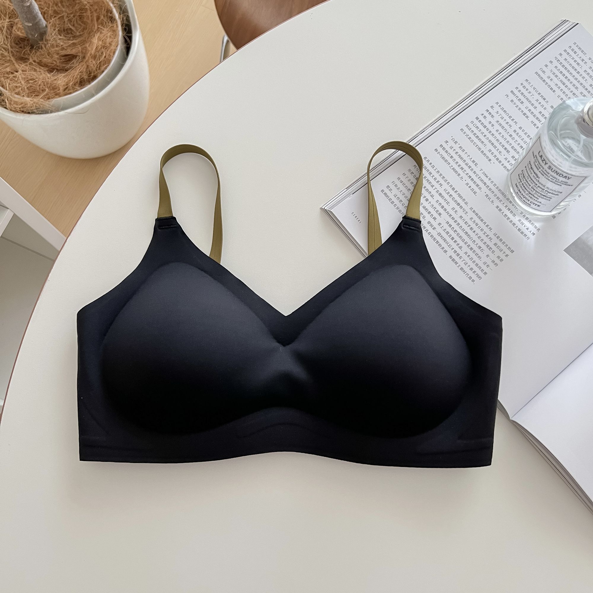 

Женский полуфиксированный бесшовный бюстгальтер пуш-ап против отвисания удобный дизайн с цветовым контрастом тонкое беспроводное нижнее белье 38/85