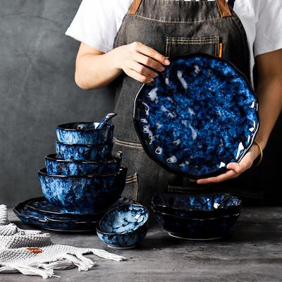Essteller und Schüsseln aus Keramik, blaues Geschirr, kreatives japanisches Retro-Geschirrset im Ofenstil, Essgeschirr