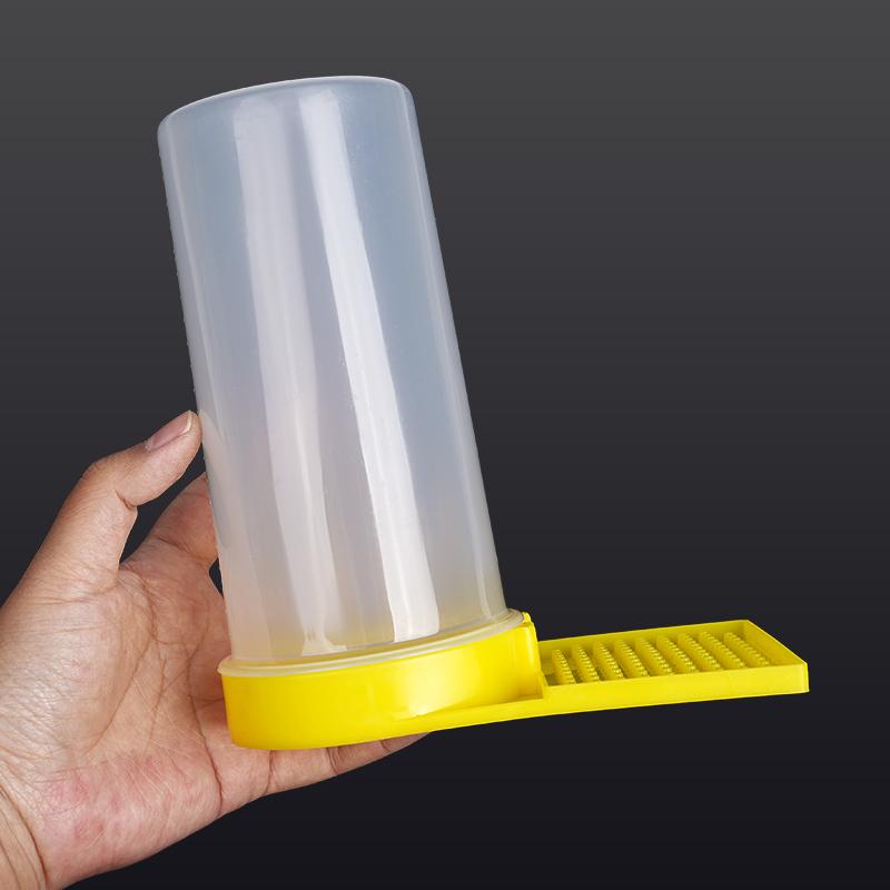 Bee Drinking Water Dispenser Feeder Beekeeping Honey Bee Feeders Watering Bees Tools Supplies Feeding Bee Drinker Tool 1Pcs