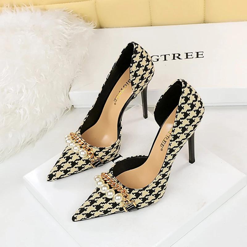 Women 7.5cm/11cm High Heels Comfortable Plaid Pumps Lady Holiday Middle Low Heels Fashion Replica Pearl Scarpins Evening Shoes