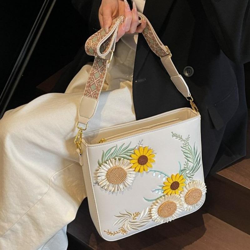 Chinese pastoral women's shoulder messenger bag, new fashionable versatile large-capacity commuter bucket bag
