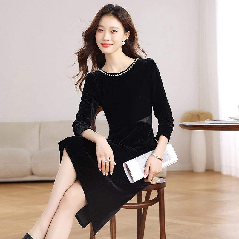 Velvet Hepburn Style Slim Black Formal Dress - Elegant Autumn/Winter Women's Long Dress
