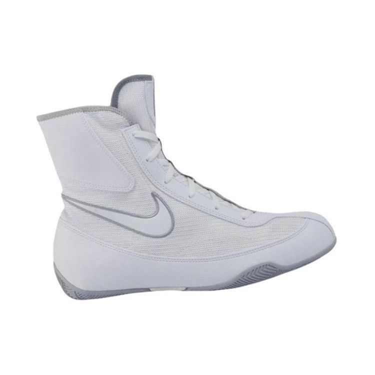 Nike Machomai