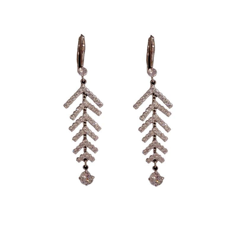 

Elegant Zircon Leaf Tassel Earrings - Unique, Simple, and Exquisite