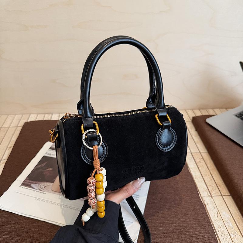 

Simple and fashionable retro pillow bag women s autumn new shoulder messenger bag niche handbag чёрный