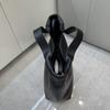2025 Cross-border First-layer Cowhide Retro Large-capacity Magnetic Tote Bag Handbag Commuter Versatile Messenger Bag Bag Woman