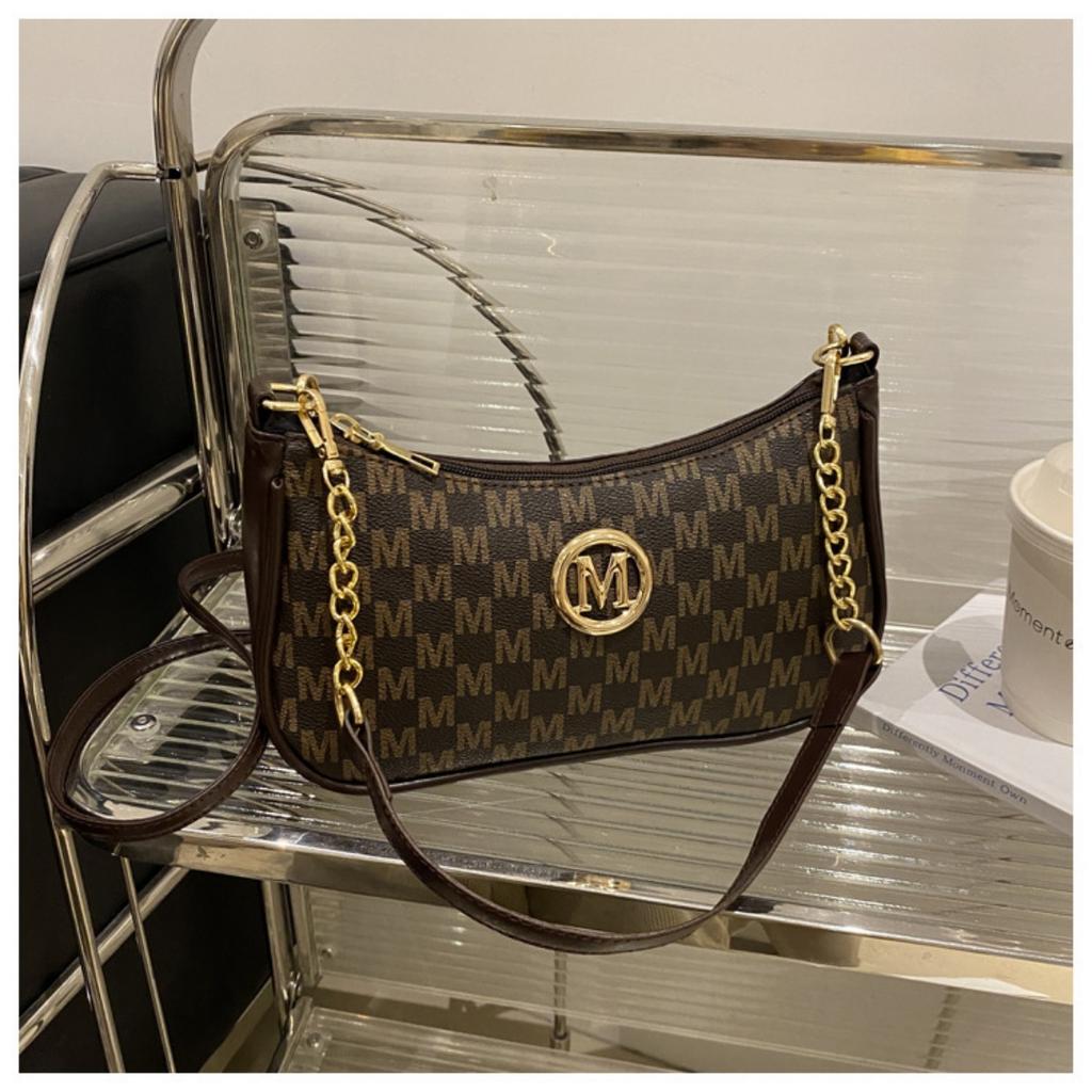 Women's Retro Gold Chain Crossbody Bag - Shoulder Bag, Fashionable Handbag with Metal Elements, Elegant Handbag for Daily Use, Crossbody Bag