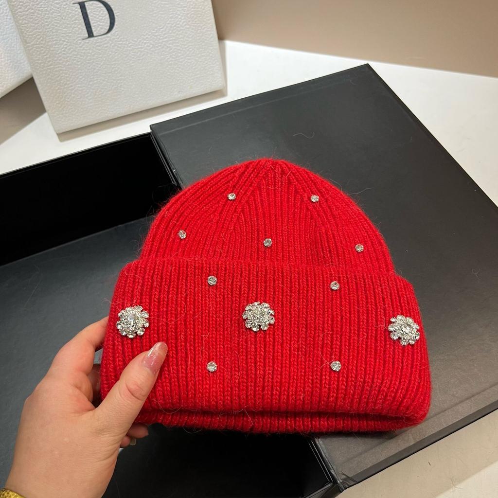Winter Light Luxury Niche Rhinestone Heavy Industry Knitted Hat Celebrity Outdoor Warm Rabbit Hair Pullover Hat