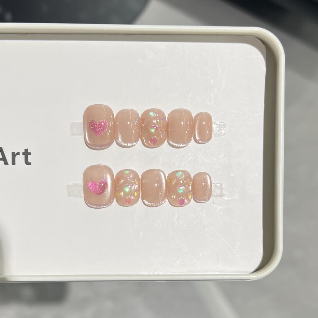 Simple White Cat's Eyes Nail Art Cute Hand-painted Love French Armor Piece Pure Hand-wearing Short Style