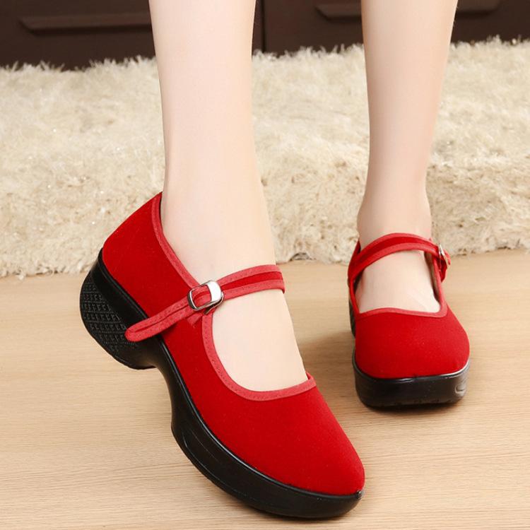 

One-word women s shoes soft-soled dance shoes medium heel black work shoes hotel non-slip platform square dance women s shoes 41 червоний