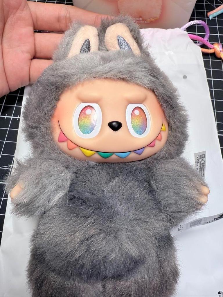 [POUŽITÉ] Originální LABUBU Big Into Energy V3 ID Secret