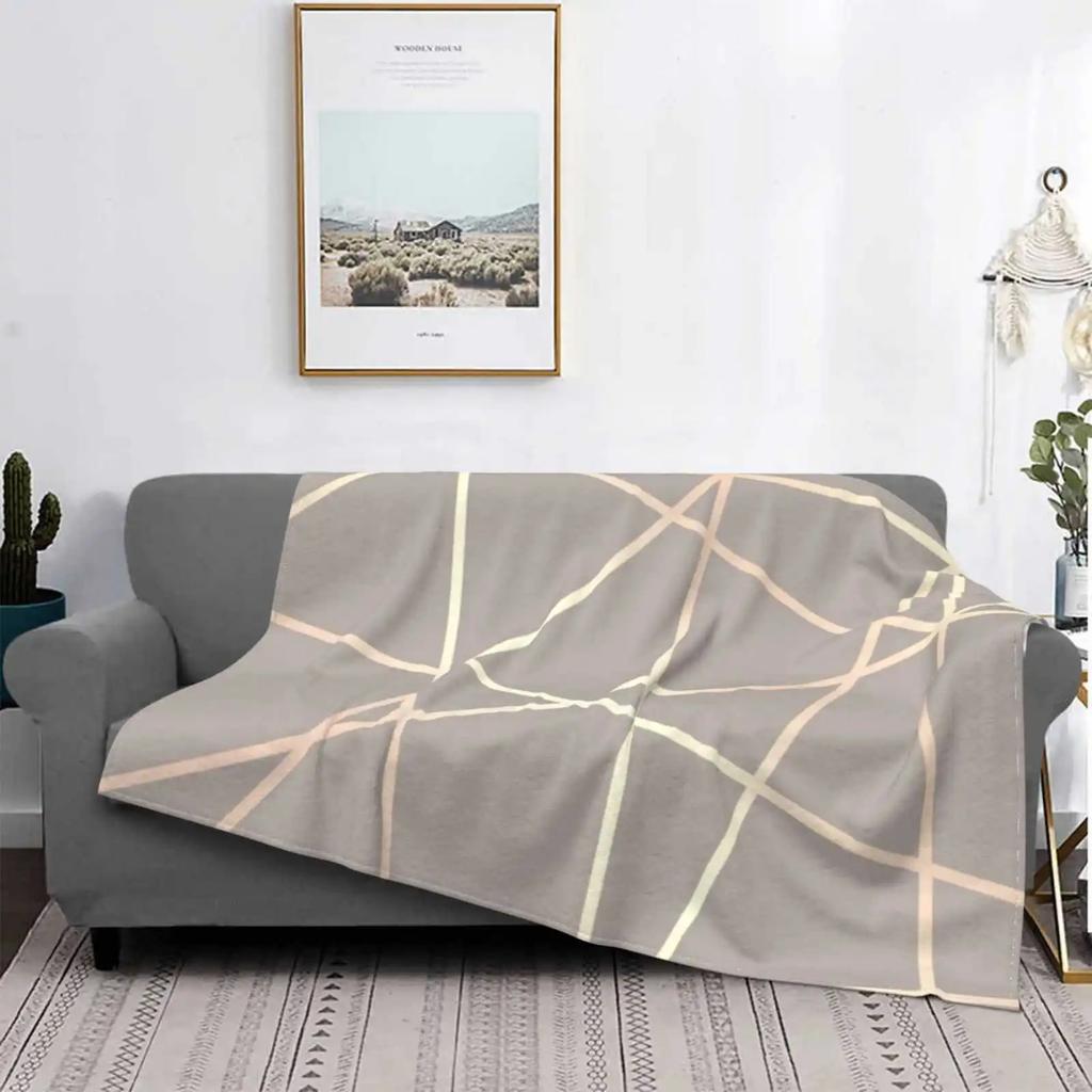 Golden Flower Pattern Blanket Creative Design Light Soft Flannel Blanket Black Luxury Fashion Blanket