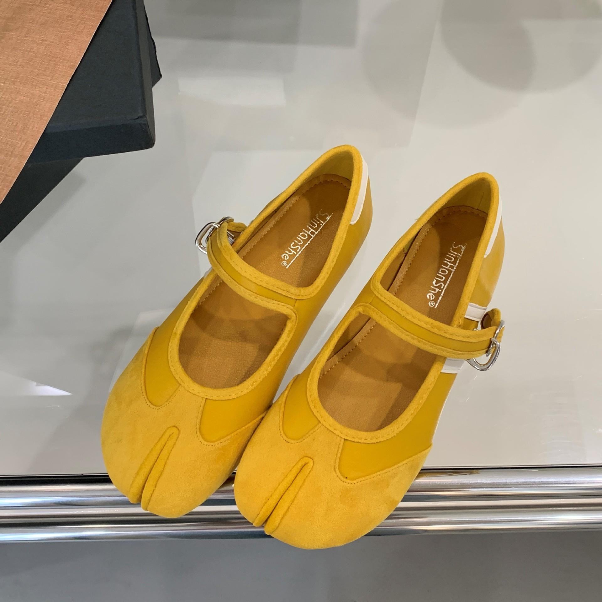 

Fashion IPPEUM Women Tabis Mary Janes Shoes 2025 New Black Red Split Toe Ballet Flats Buckle Ballerina Shoes 245 жёлтый