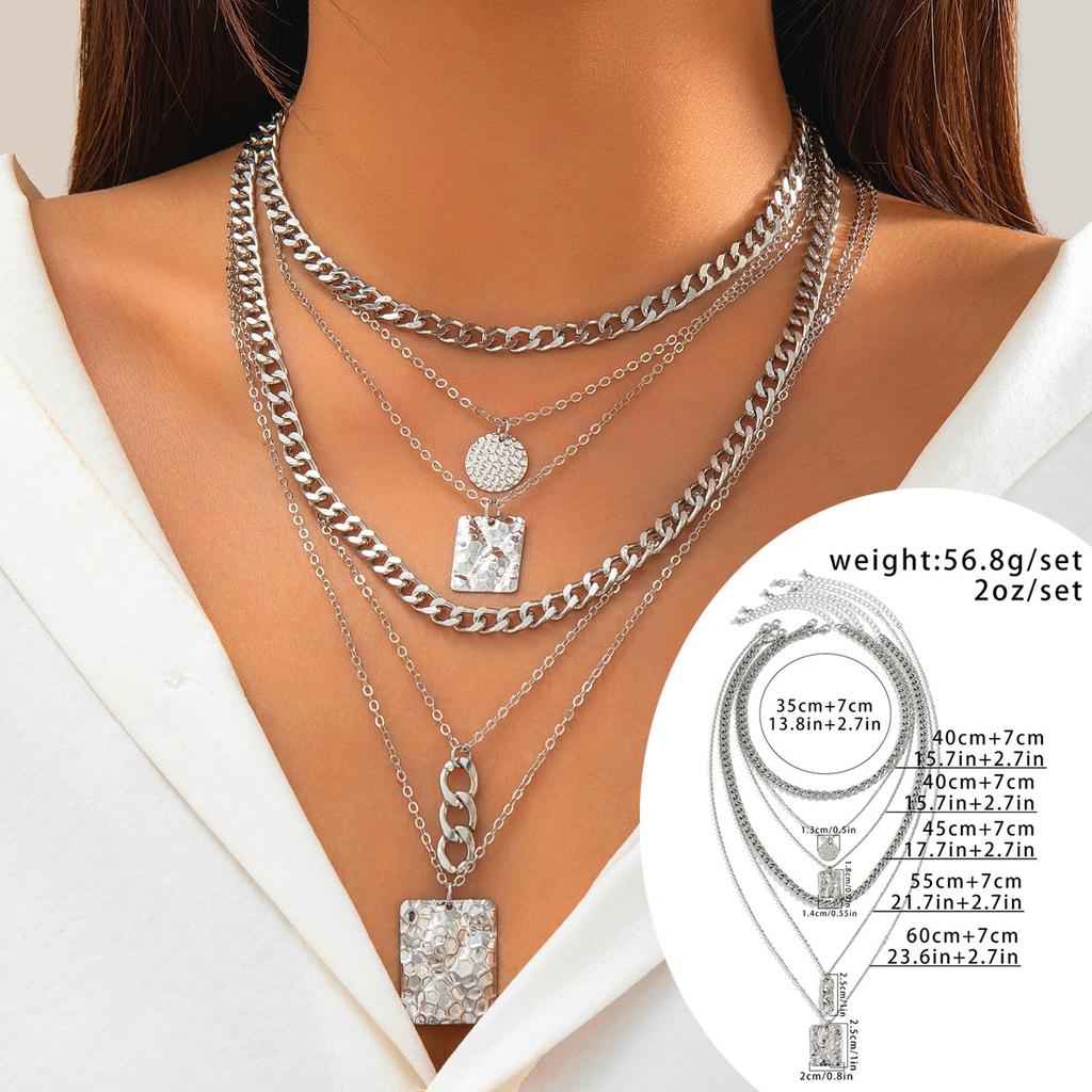 Ins Style, Personalized Niche Chain Stacked Necklace, Sweet and Cool Snakeskin Pattern Geometric Pendant Necklace for Women