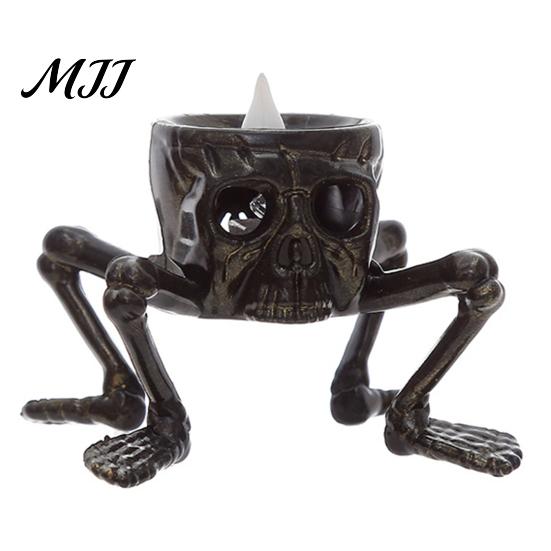 Creative Halloween Party Decor Skeleton LED Lamp, Creepy Skull Ornament, with Simulated Realistic Lighting Props Flame, Scary Desktop Decoration